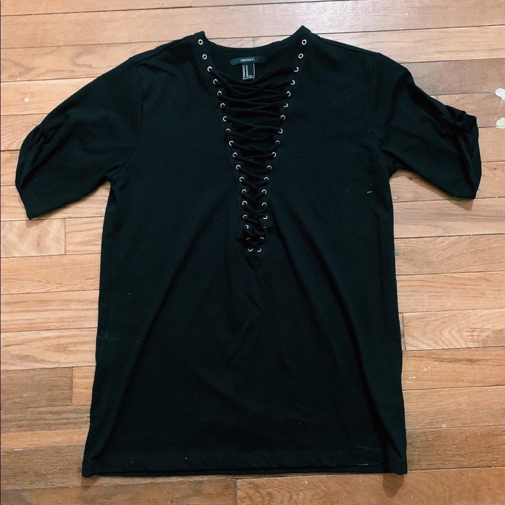 Trendy black lace up tshirt